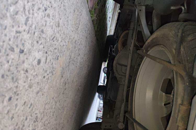 Used CHANGAN OSHAN CX70 2017 Facelifted CX70T 1.5T Manual High-Performance Edition Chassis Rear
