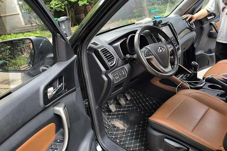 Used CHANGAN OSHAN CX70 2017 CX70T 1.5T Manual High-Performance Edition Driver Seat