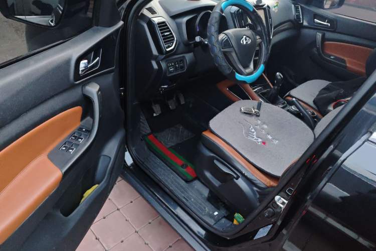 Used CHANGAN OSHAN CX70 2017 Facelifted CX70T 1.5T Manual High-Performance Edition Driver Seat
