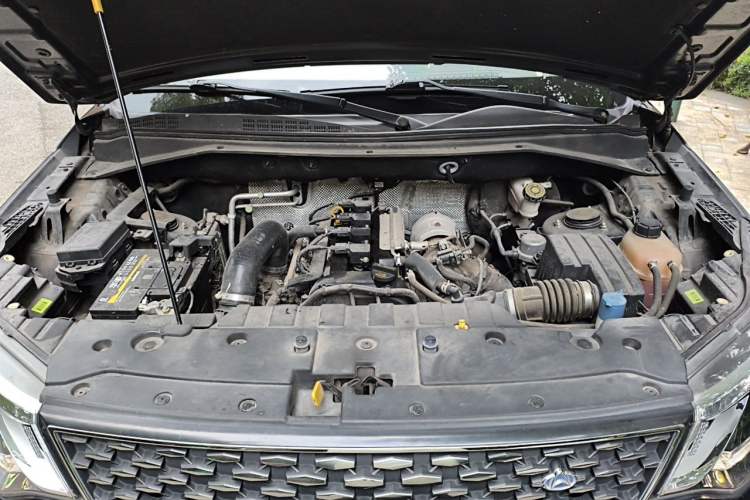 Used CHANGAN OSHAN CX70 2017 CX70T 1.5T Manual High-Performance Edition Engine Bay