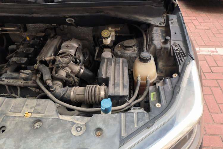 Used CHANGAN OSHAN CX70 2017 CX70T 1.5T Manual High-Performance Edition Engine Bay Left