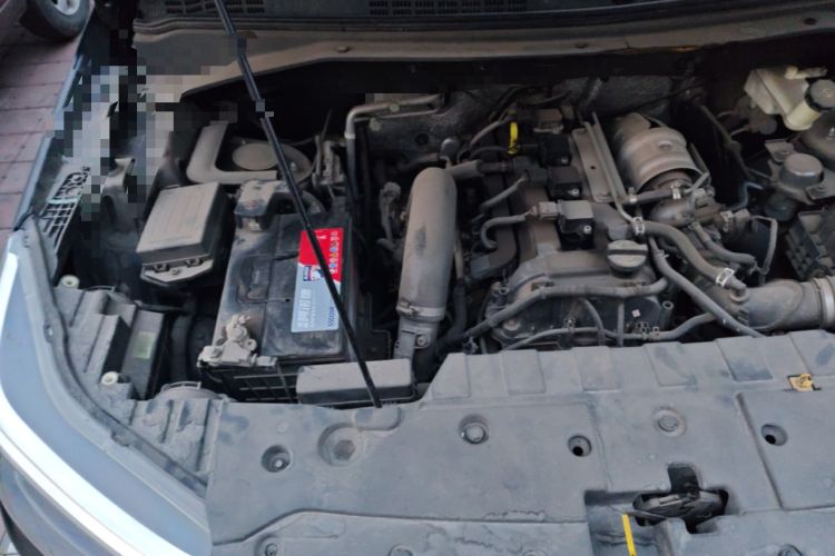 Used CHANGAN OSHAN CX70 2017 Facelifted CX70T 1.5T Manual High-Performance Edition Engine Bay Right