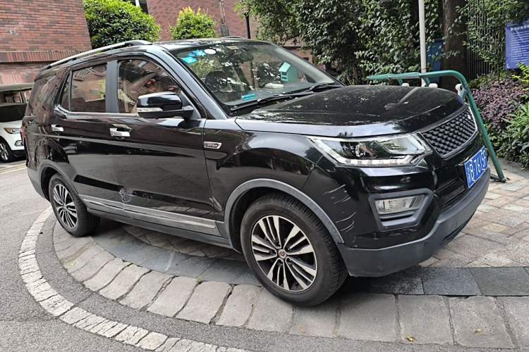Used CHANGAN OSHAN CX70 2017 CX70T 1.5T Manual High-Performance Edition Front Right 45 Deg