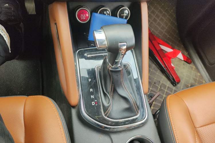 Used CHANGAN OSHAN CX70 2017 CX70T 1.5T Automatic Luxury Edition Gear Lever