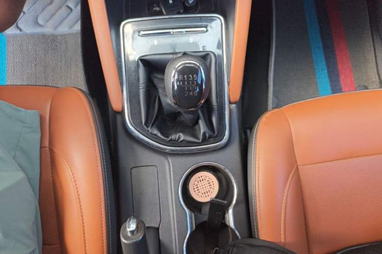 Used CHANGAN OSHAN CX70 2017 CX70T 1.5T Manual High-Performance Edition Gear Lever