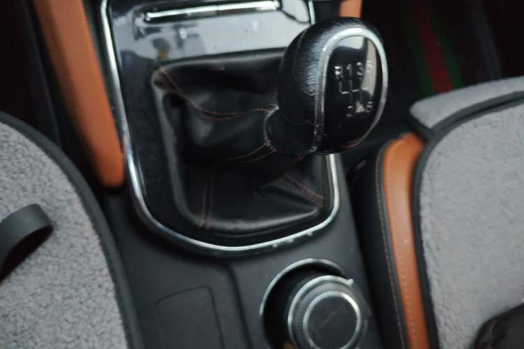 Used CHANGAN OSHAN CX70 2017 Facelifted CX70T 1.5T Manual High-Performance Edition Gear Lever