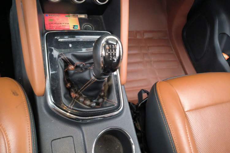 Used CHANGAN OSHAN CX70 2017 CX70T 1.5T Manual High-Performance Edition Gear Lever