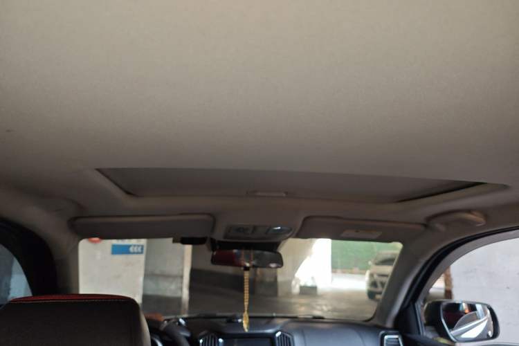 Used CHANGAN OSHAN CX70 2017 CX70T 1.5T Automatic Zunqing Edition Headliner