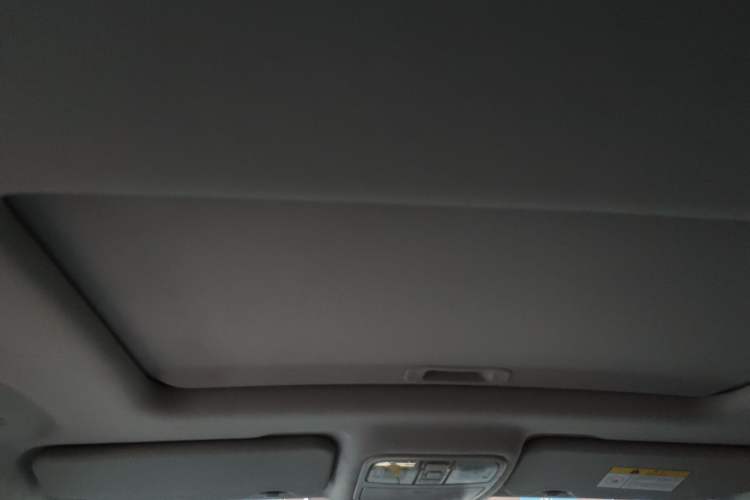 Used CHANGAN OSHAN CX70 2017 Facelifted CX70T 1.5T Manual High-Performance Edition Headliner
