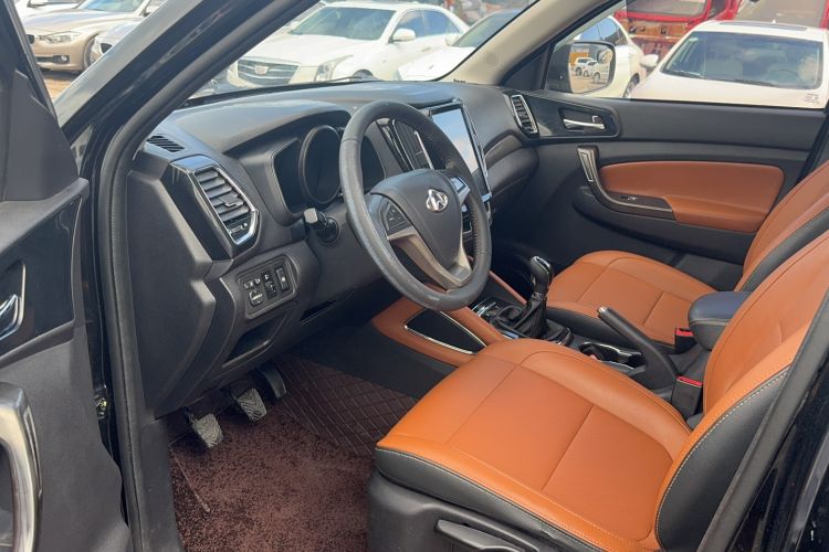 Used CHANGAN OSHAN CX70 2017 CX70T 1.5T Manual High-Performance Edition Interior 2