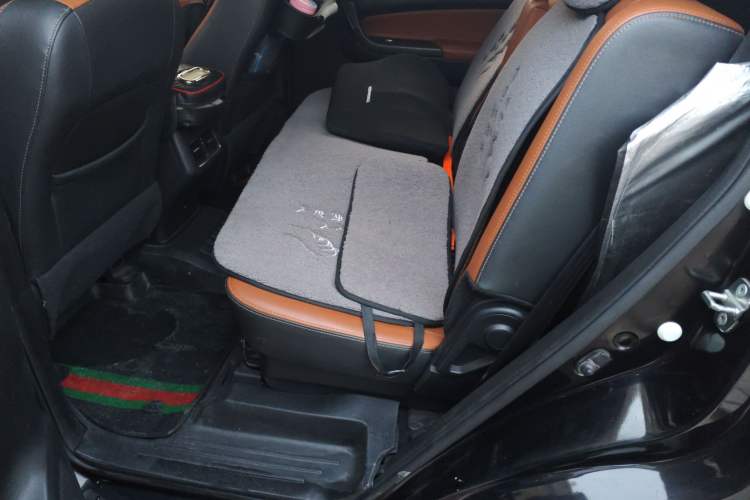 Used CHANGAN OSHAN CX70 2017 Facelifted CX70T 1.5T Manual High-Performance Edition Left Rear Seat
