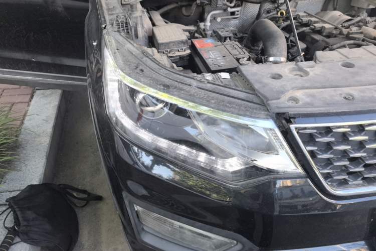 Used CHANGAN OSHAN CX70 2017 CX70T 1.5T Automatic Zunqing Edition Right Front Headlight
