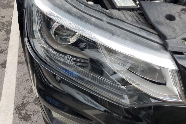 Used CHANGAN OSHAN CX70 2017 Facelifted CX70T 1.5T Manual High-Performance Edition Right Front Headlight