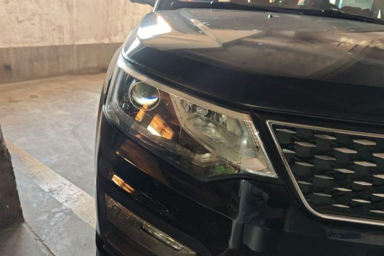 Used CHANGAN OSHAN CX70 2017 CX70T 1.5T Automatic Zunqing Edition Right Front Headlight