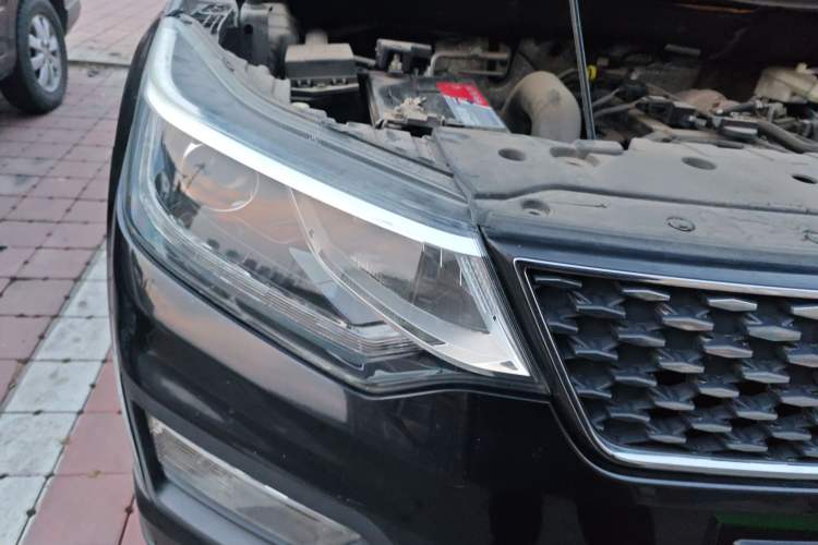Used CHANGAN OSHAN CX70 2017 Facelifted CX70T 1.5T Manual High-Performance Edition Right Front Headlight