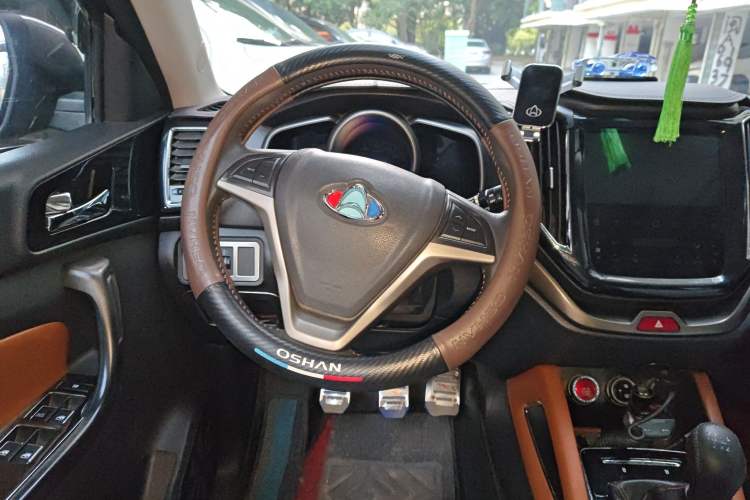 Used CHANGAN OSHAN CX70 2017 Facelifted CX70T 1.5T Manual High-Performance Edition Steering Wheel