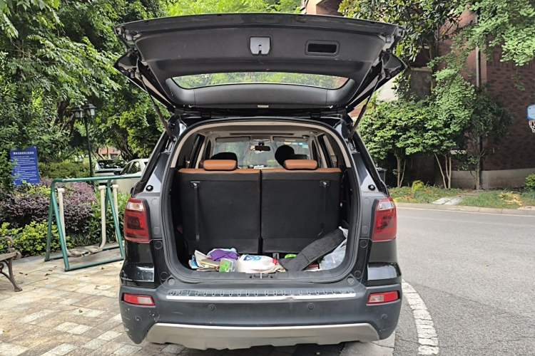 Used CHANGAN OSHAN CX70 2017 CX70T 1.5T Manual High-Performance Edition Trunk