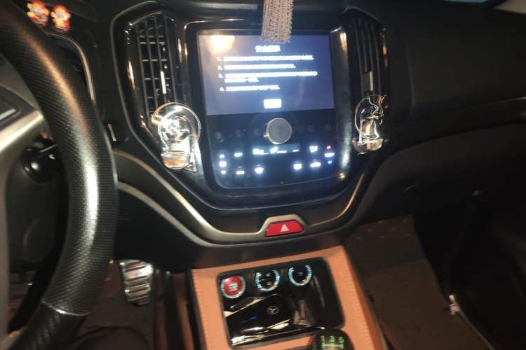 Used CHANGAN OSHAN CX70 2017 CX70T 1.5T Manual High-Performance Edition Audio And AC Panel