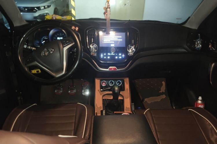 Used CHANGAN OSHAN CX70 2017 CX70T 1.5T Manual High-Performance Edition Center Console