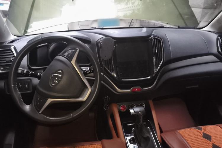 Used CHANGAN OSHAN CX70 2017 CX70T 1.5T Automatic Luxury Edition Center Console