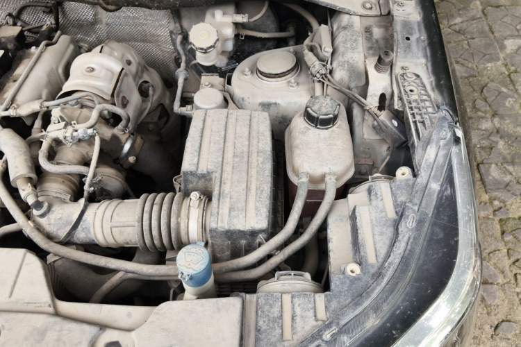 Used CHANGAN OSHAN CX70 2017 CX70T 1.5T Manual High-Performance Edition Engine Bay Left