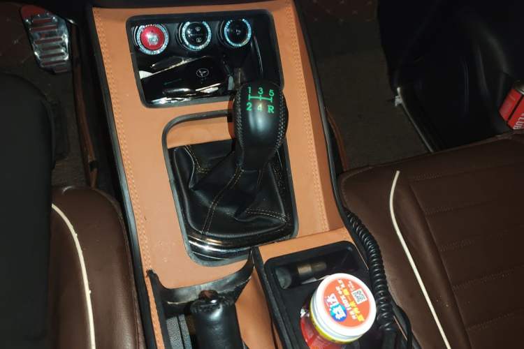 Used CHANGAN OSHAN CX70 2017 CX70T 1.5T Manual High-Performance Edition Gear Lever