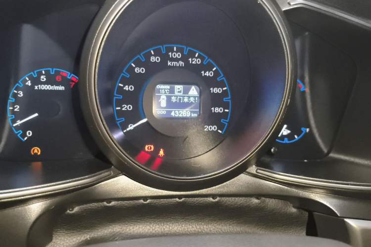 Used CHANGAN OSHAN CX70 2017 CX70T 1.5T Automatic Luxury Edition Odometer Close Up