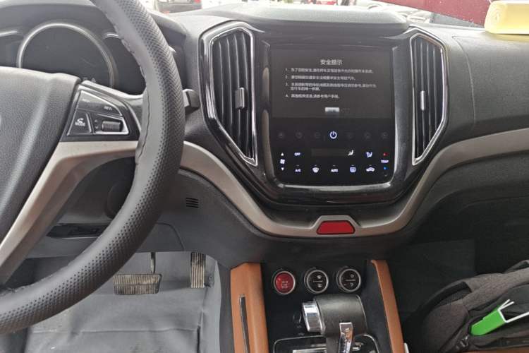 Used CHANGAN OSHAN CX70 2017 CX70T 1.5T Automatic Zunqing Edition Audio And AC Panel