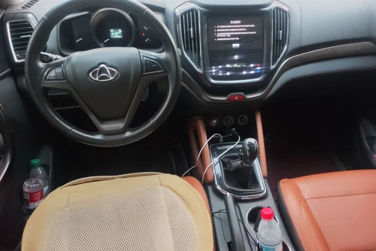 Used CHANGAN OSHAN CX70 2017 CX70T 1.5T Manual High-Performance Edition Center Console