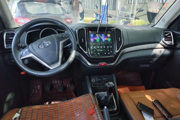 Used CHANGAN OSHAN CX70 2017 1.6L Manual Elite Model Center Console