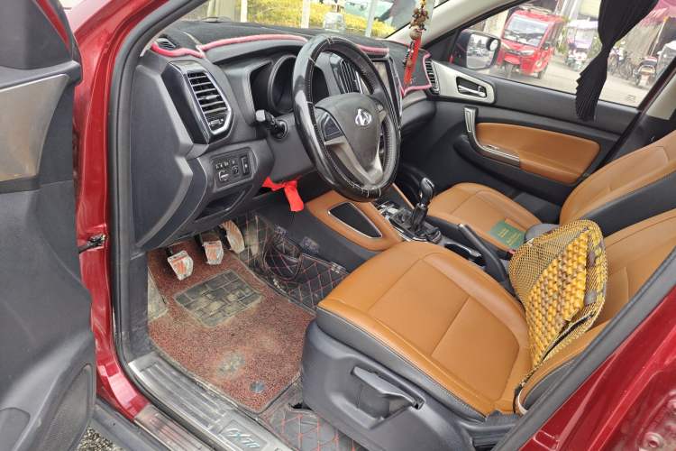 Used CHANGAN OSHAN CX70 2017 Facelifted CX70T 1.5T Manual High-Performance Edition Driver Seat