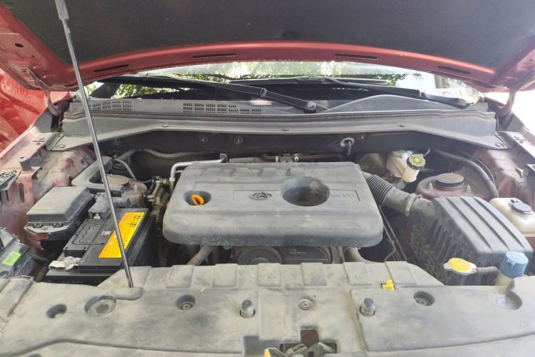 Used CHANGAN OSHAN CX70 2017 1.6L Manual Elite Model Engine Bay