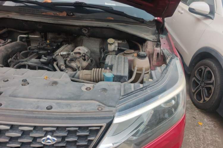 Used CHANGAN OSHAN CX70 2017 CX70T 1.5T Manual High-Performance Edition Engine Bay Left