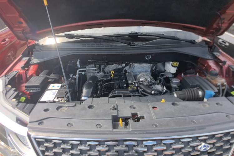 Used CHANGAN OSHAN CX70 2017 CX70T 1.5T Automatic Zunqing Edition Engine Bay