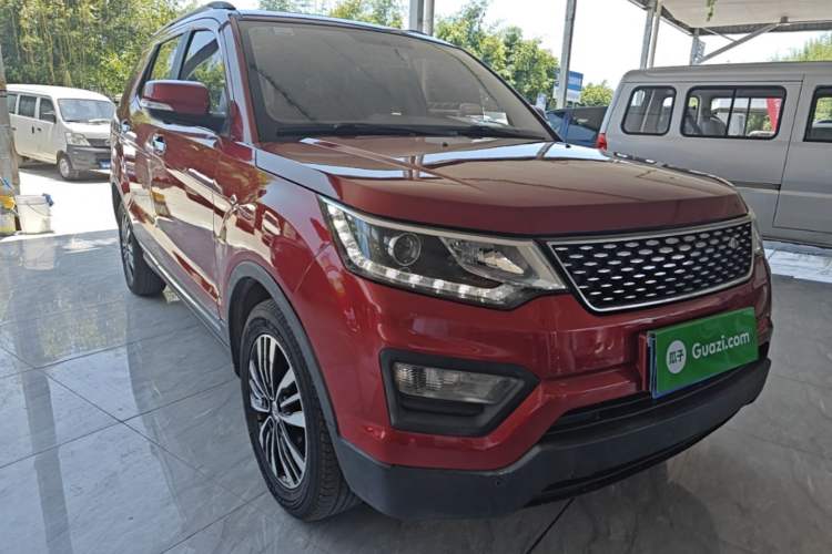 Used CHANGAN OSHAN CX70 2017 Facelifted CX70T 1.5T Manual High-Performance Edition Front Right 45 Deg