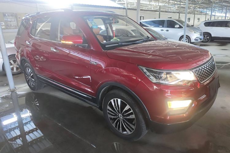 Used CHANGAN OSHAN CX70 2017 CX70T 1.5T Manual High-Performance Edition Front Right 45 Deg
