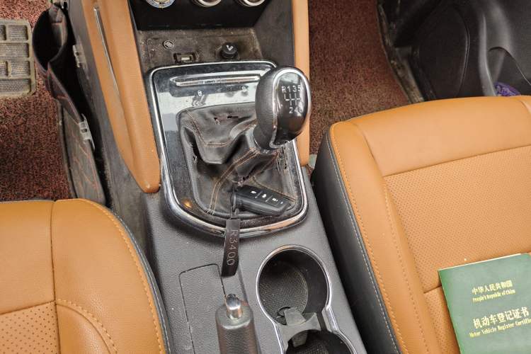 Used CHANGAN OSHAN CX70 2017 Facelifted CX70T 1.5T Manual High-Performance Edition Gear Lever