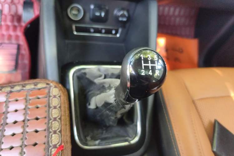 Used CHANGAN OSHAN CX70 2017 1.6L Manual Elite Model Gear Lever