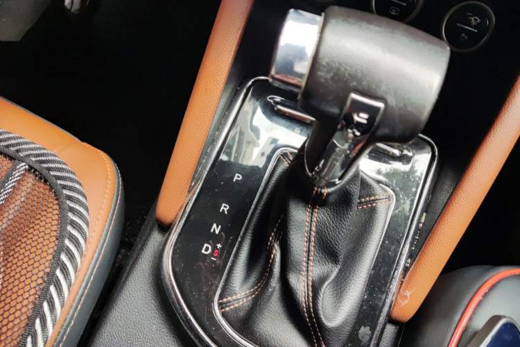 Used CHANGAN OSHAN CX70 2017 CX70T 1.5T Automatic Zunqing Edition Gear Lever