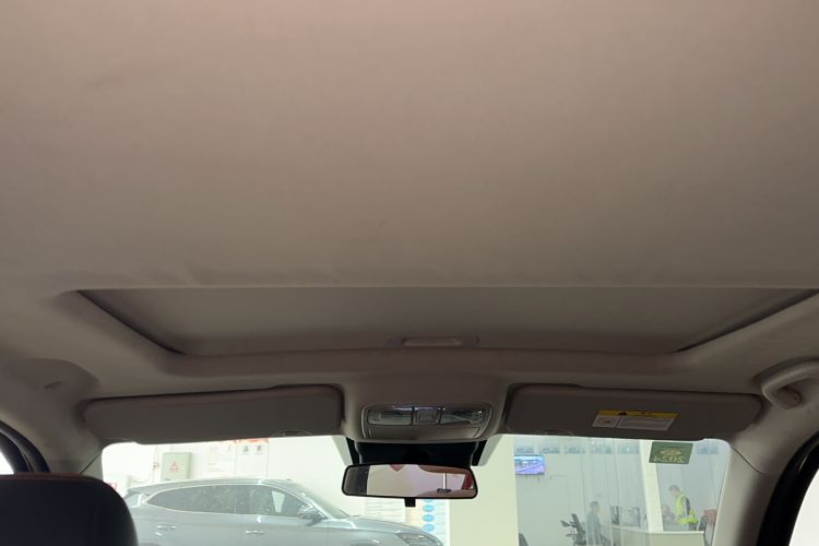 Used CHANGAN OSHAN CX70 2017 CX70T 1.5T Automatic Zunqing Edition Headliner