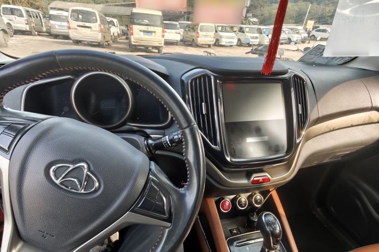 Used CHANGAN OSHAN CX70 2017 Facelifted CX70T 1.5T Manual High-Performance Edition Interior 1