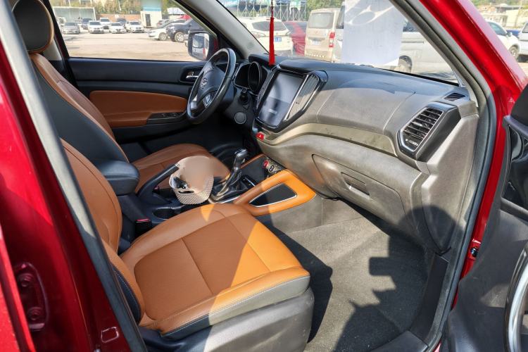 Used CHANGAN OSHAN CX70 2017 Facelifted CX70T 1.5T Manual High-Performance Edition Interior 5