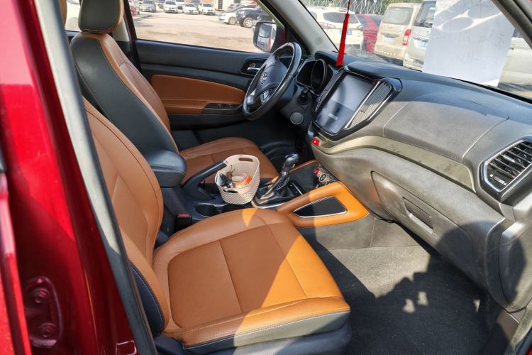 Used CHANGAN OSHAN CX70 2017 Facelifted CX70T 1.5T Manual High-Performance Edition Interior 6