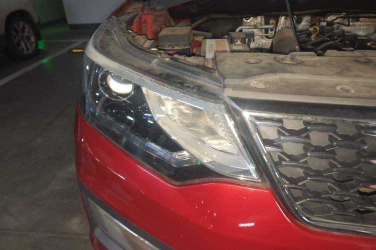 Used CHANGAN OSHAN CX70 2017 CX70T 1.5T Manual High-Performance Edition Right Front Headlight