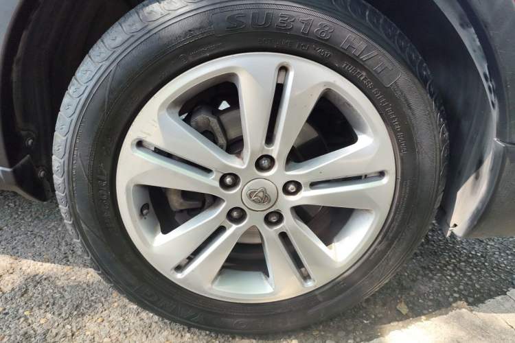 Used CHANGAN OSHAN CX70 2017 1.6L Manual Elite Model Right Front Wheel Hub