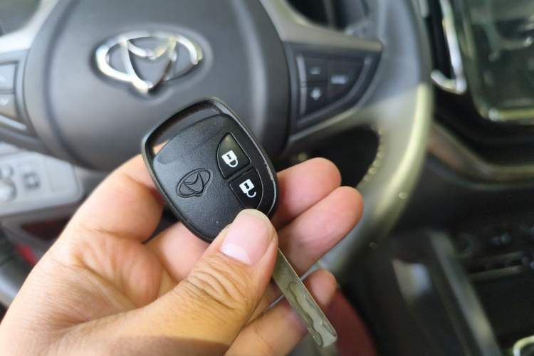 Used CHANGAN OSHAN CX70 2017 1.6L Manual Elite Model Vehicle Key