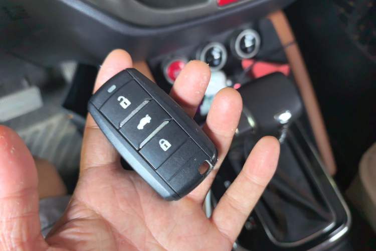 Used CHANGAN OSHAN CX70 2017 CX70T 1.5T Automatic Luxury Edition Vehicle Key