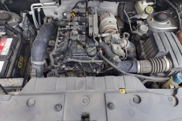 Used CHANGAN OSHAN CX70 2017 CX70T 1.5T Manual High-Performance Edition Engine Bay