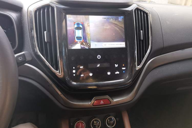 Used CHANGAN OSHAN CX70 2017 Facelifted CX70T 1.5T Manual High-Performance Edition Audio And AC Panel