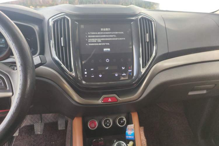Used CHANGAN OSHAN CX70 2017 Facelifted CX70T 1.5T Manual High-Performance Edition Audio And AC Panel